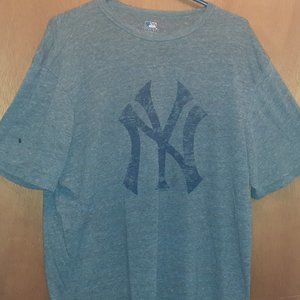 Mens NYC Yankees Logo Tee Shirt Size XL Gray